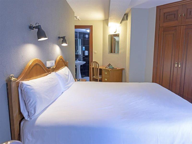 Hostal Alda Palencia Plaza Buitenkant foto