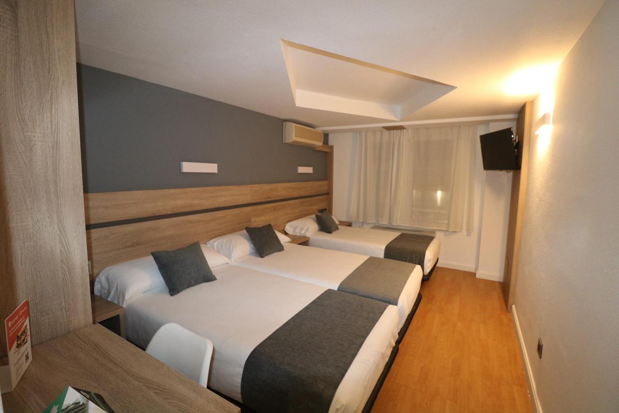 Hostal Alda Palencia Plaza Buitenkant foto