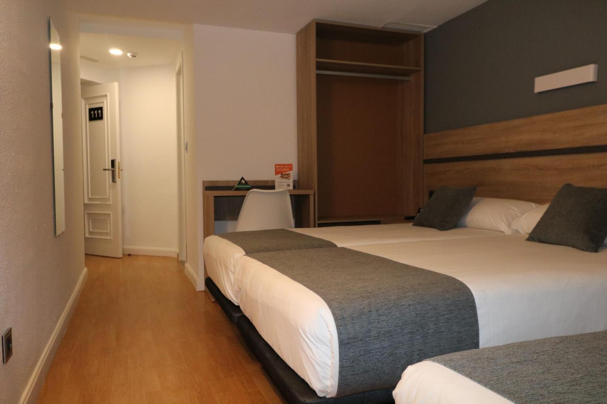 Hostal Alda Palencia Plaza Buitenkant foto