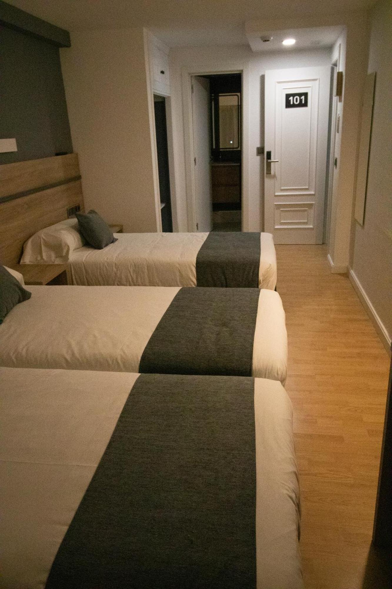 Hostal Alda Palencia Plaza Buitenkant foto
