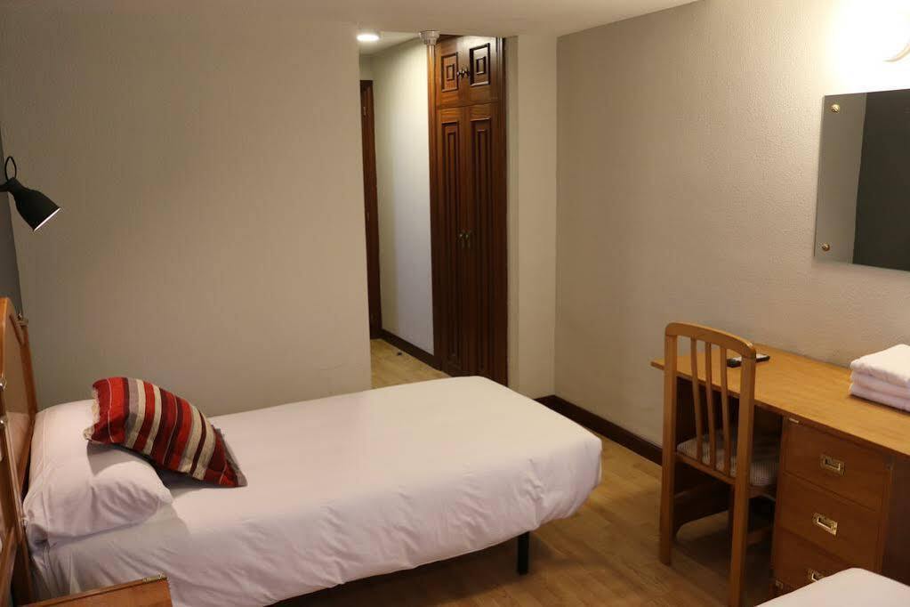 Hostal Alda Palencia Plaza Buitenkant foto